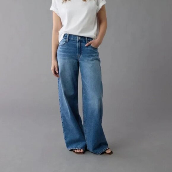 American Eagle Outfitters Denim - American Eagle Strigid Low-Rise Ultra Wide-Leg Jean 6L